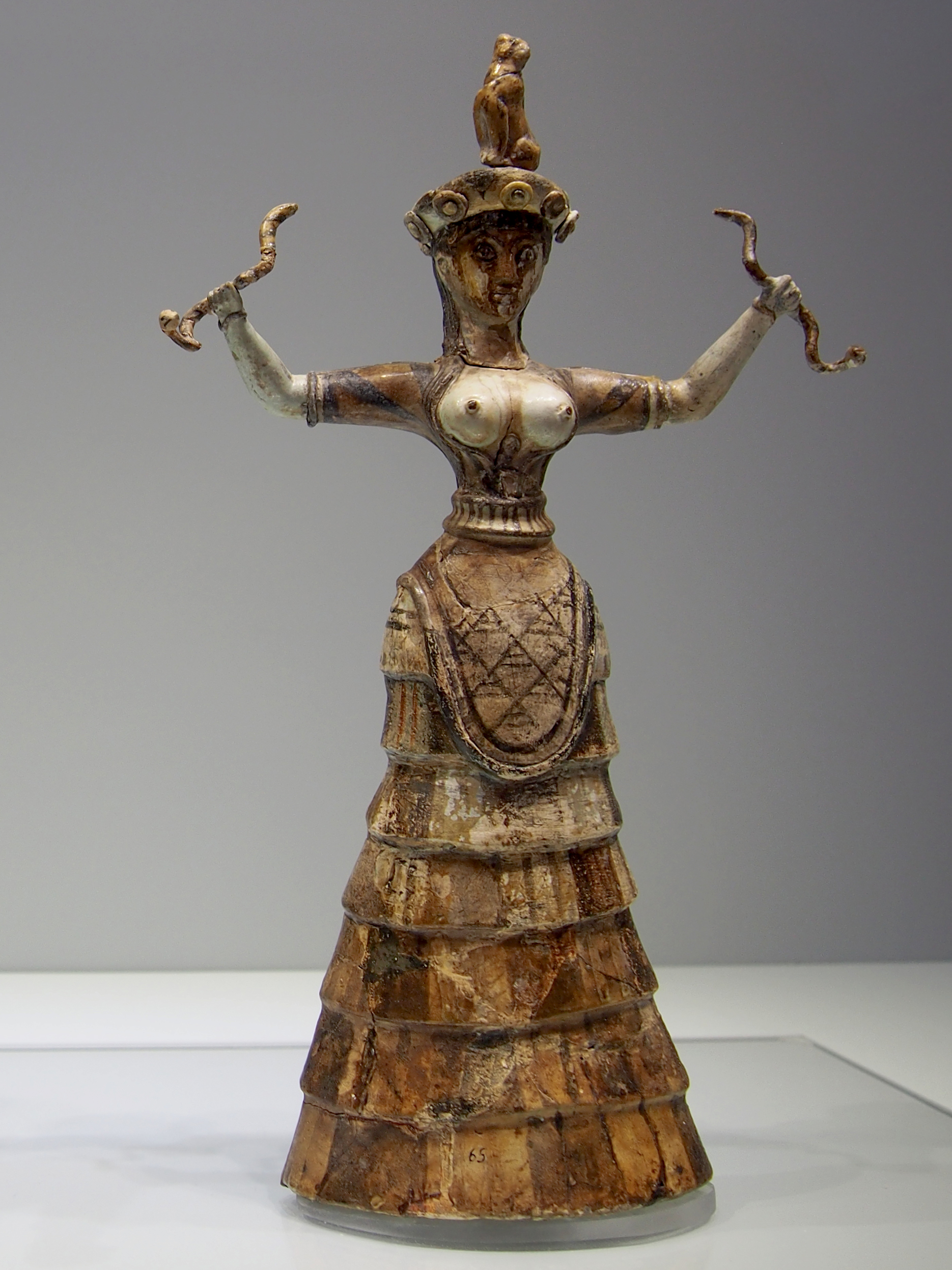 Revered Snake Goddess Cretan Healer Priestess Statue 16th Century Replica Minoan 