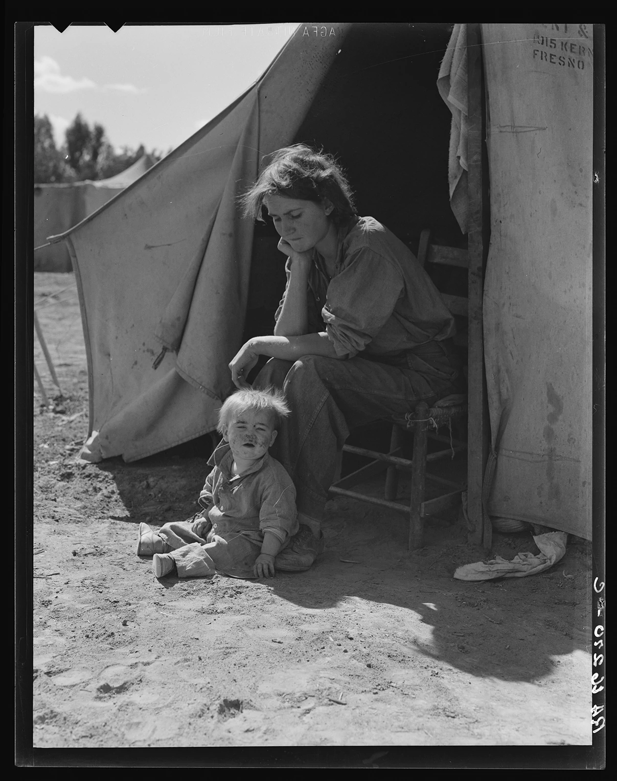Eighteen year-old mother from Oklahoma, now a California migrant, Dorothea Lange
